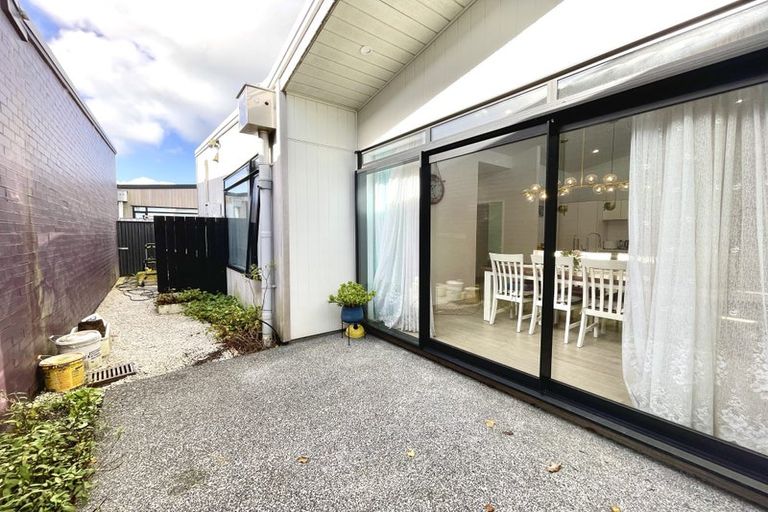 Photo of property in 23 Liberation Road, Papakura, 2110