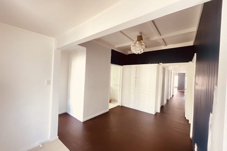 Photo of property in 49 Roys Road, Weymouth, Auckland, 2103