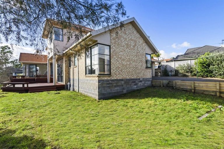 Photo of property in 19 Manara Place, The Gardens, Auckland, 2105