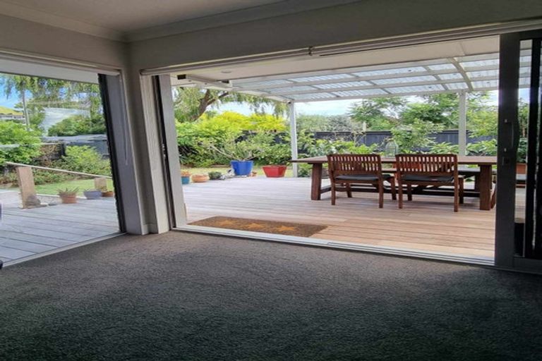 Photo of property in 1/21 Scott Avenue, Mangere Bridge, Auckland, 2022