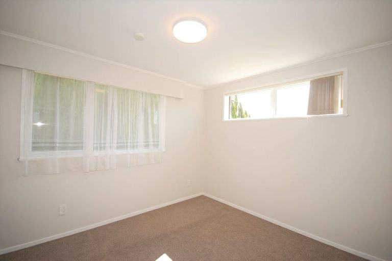 Photo of property in 1/279 Sunset Road, Sunnynook, Auckland, 0632
