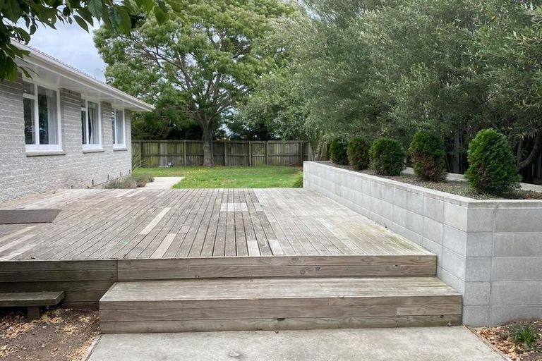 Photo of property in 2a Curzon Place, Parklands, Christchurch, 8083