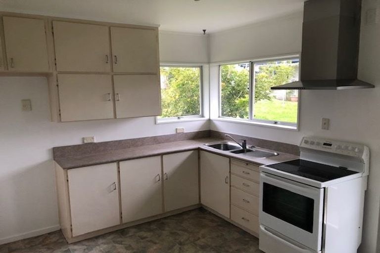 Photo of property in 2/95 Archers Road, Hillcrest, Auckland, 0629