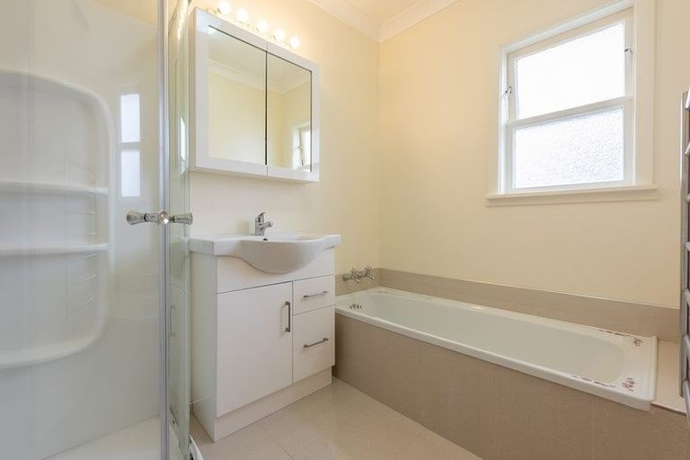 Photo of property in 41 Coates Street, Tawa, Wellington, 5028