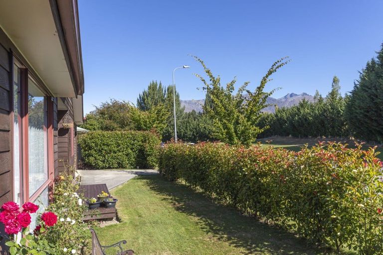 Photo of property in 53 Mcdonnell Road, Arrowtown, 9302