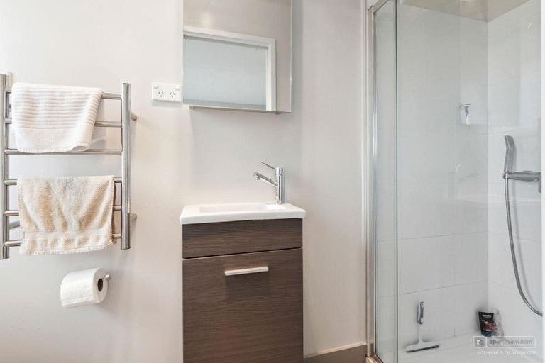 Photo of property in 24/11 Ray Small Drive, Papakura, 2110