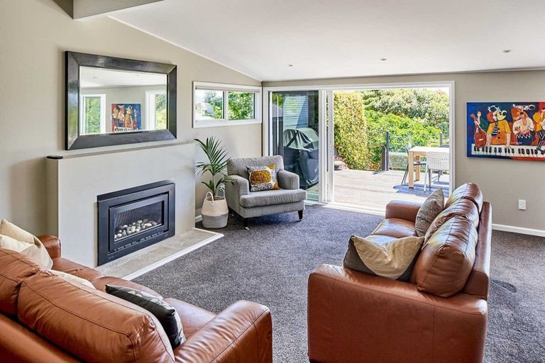 Photo of property in 21 Mahoe Street, Eastbourne, Lower Hutt, 5013