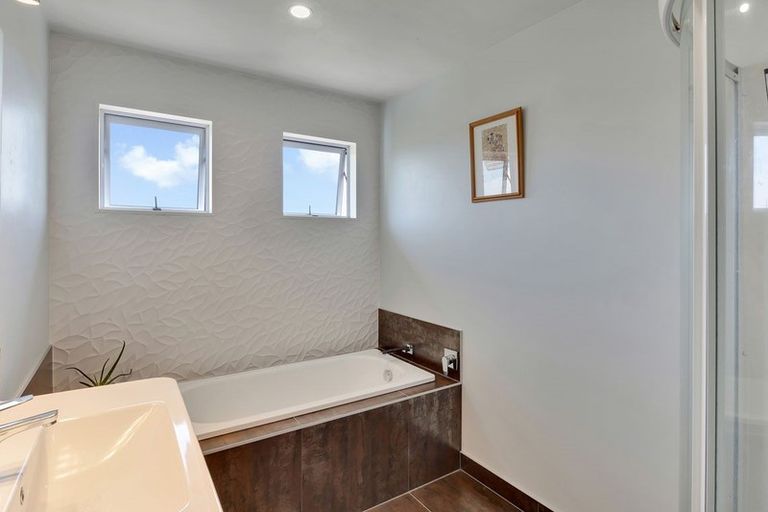 Photo of property in 6 Scott Street, Moturoa, New Plymouth, 4310