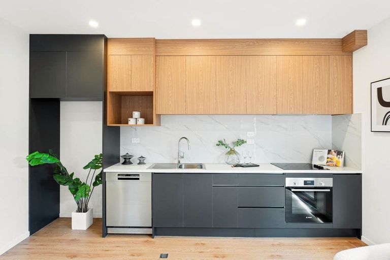 Photo of property in 19f Ellesmere Crescent, Pakuranga Heights, Auckland, 2010