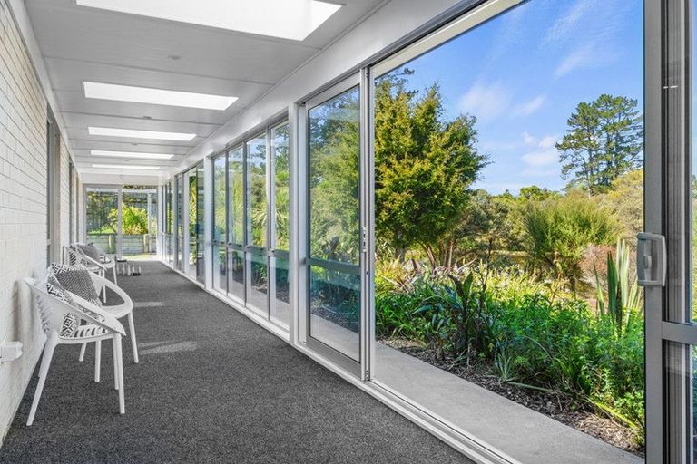 Photo of property in 21 Eric Farley Drive, Kumeu, 0810
