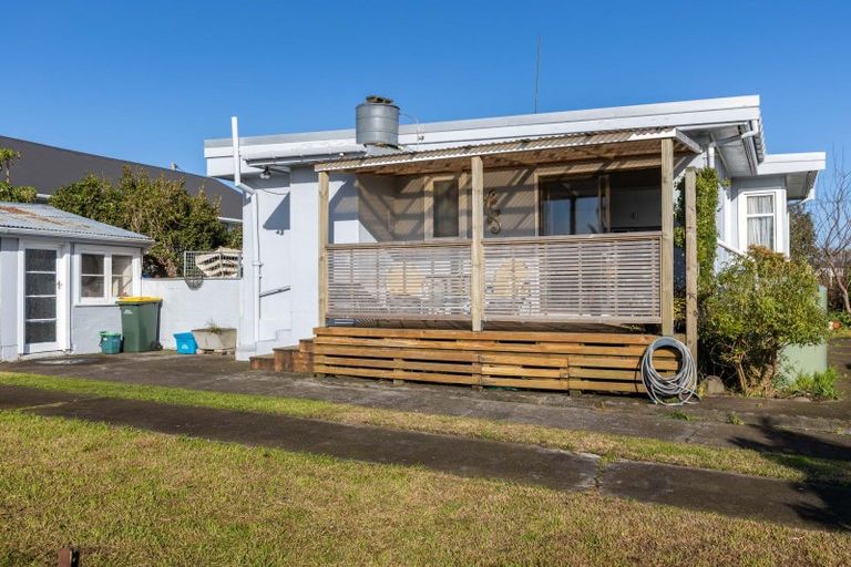 Photo of property in 52 Richmond Street, Waitara, 4320
