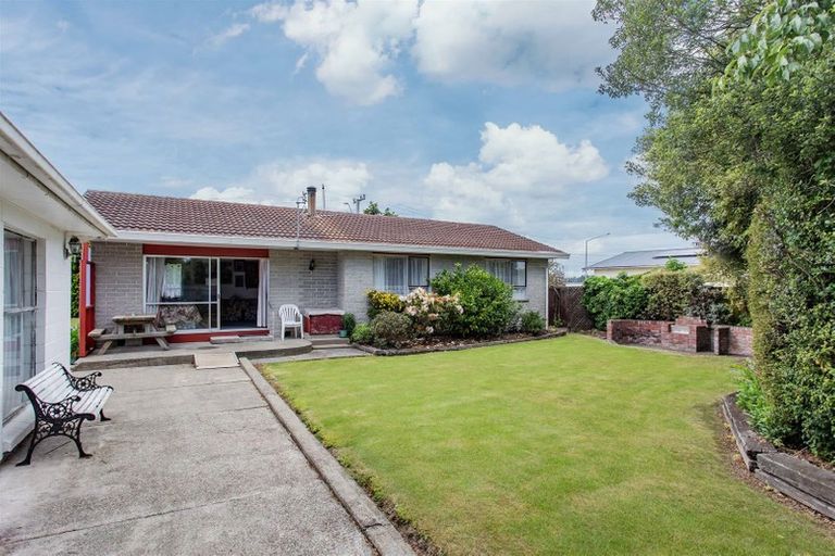 Photo of property in 7 Main North Road, Woodend, 7610