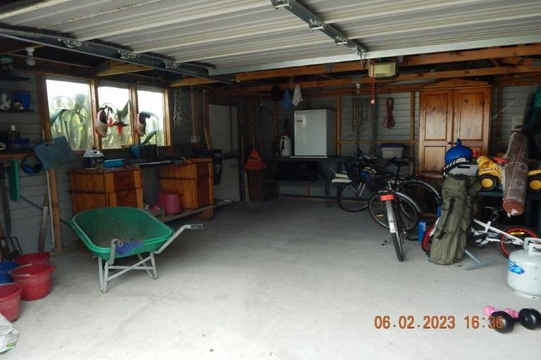 Photo of property in 867 East Coast Road, Kaiaua, Miranda, 2473