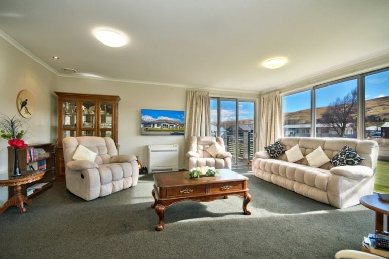 Photo of property in 10 Coburn Place, Lake Hayes, Queenstown, 9304