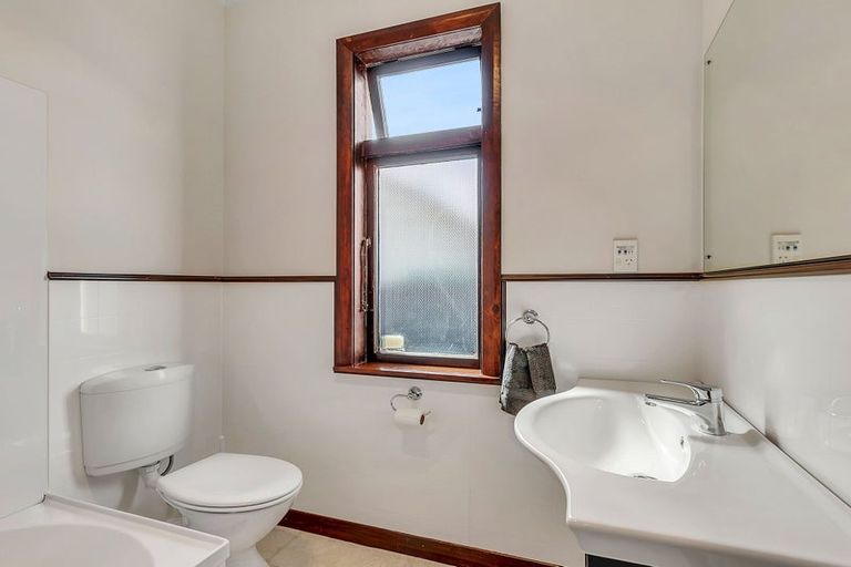 Photo of property in 38 Palmer Crescent, Silverstream, Upper Hutt, 5019