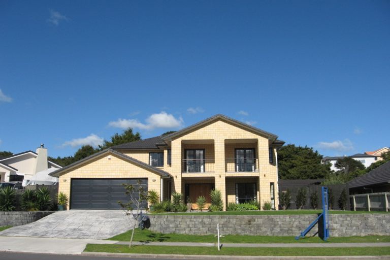 Photo of property in 127 Charles Prevost Drive, The Gardens, Auckland, 2105