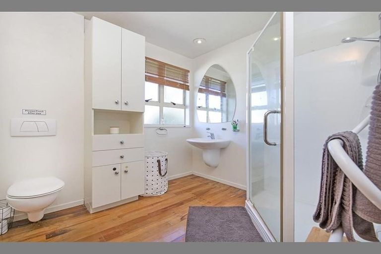 Photo of property in 85 Gloria Avenue, Te Atatu Peninsula, Auckland, 0610