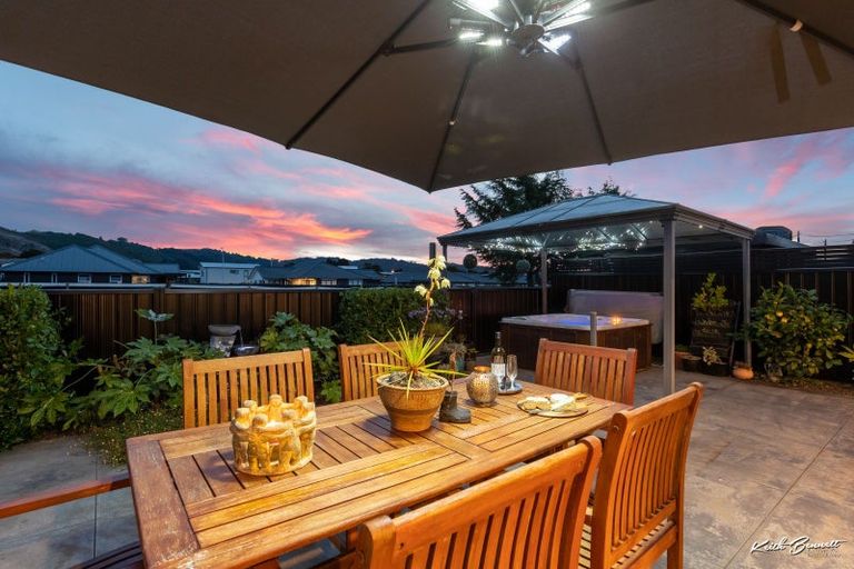 Photo of property in 33 Buddle Road, Wallaceville, Upper Hutt, 5018