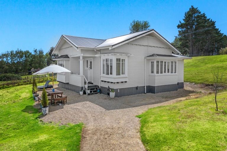 Photo of property in 100 Evans Road, South Head, Helensville, 0874