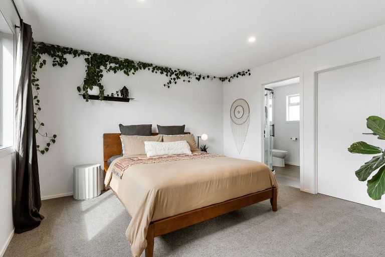 Photo of property in 16 Manatu Close, Whangamata, 3691