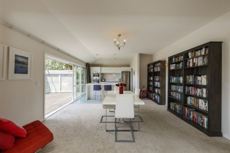 Photo of property in 28 Cashmere Drive, Fitzherbert, Palmerston North, 4410