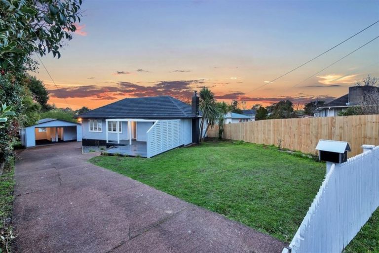 Photo of property in 7 Serjeant Street, Henderson, Auckland, 0612