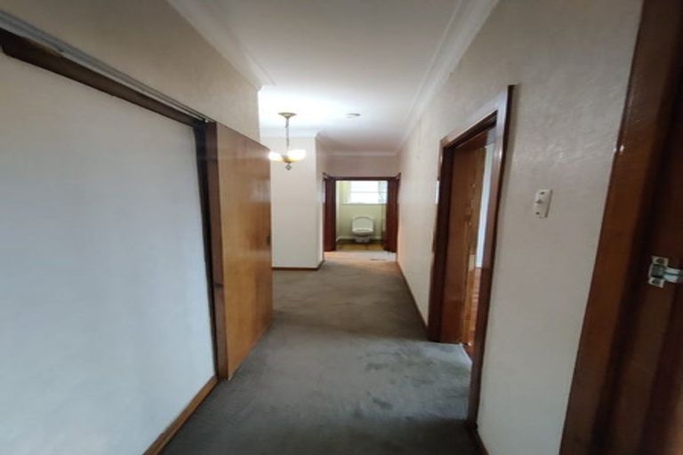 Photo of property in 207 Titirangi Road, Titirangi, Auckland, 0604