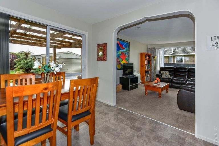 Photo of property in 35 Woodgrove Avenue, North New Brighton, Christchurch, 8083