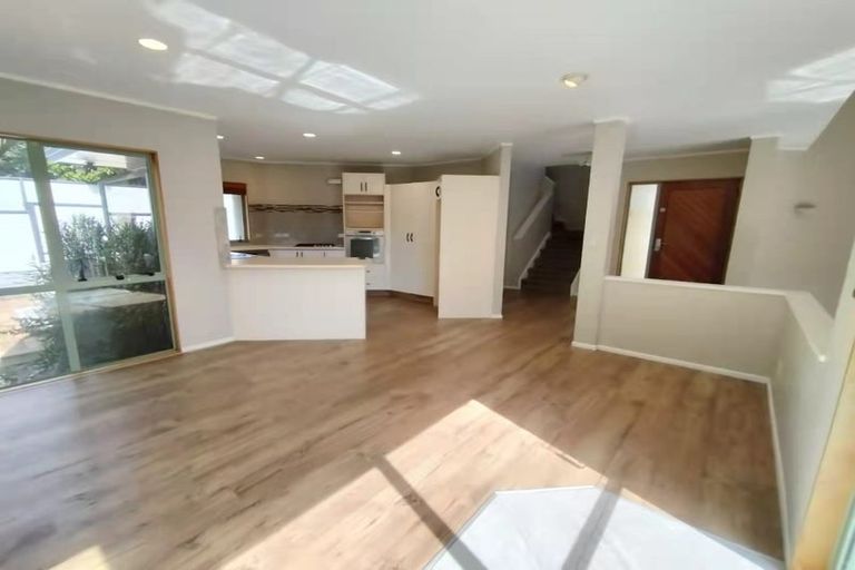 Photo of property in 2/39 Gibraltar Street, Howick, Auckland, 2014