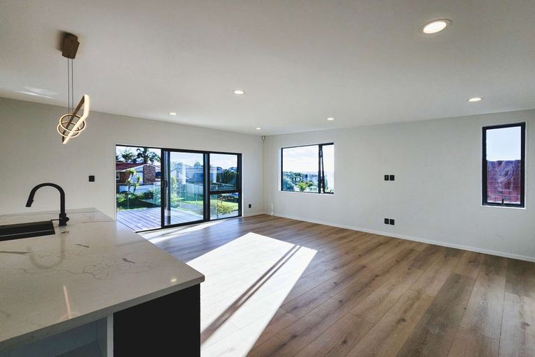 Photo of property in 2 Embling Place, Eastern Beach, Auckland, 2012