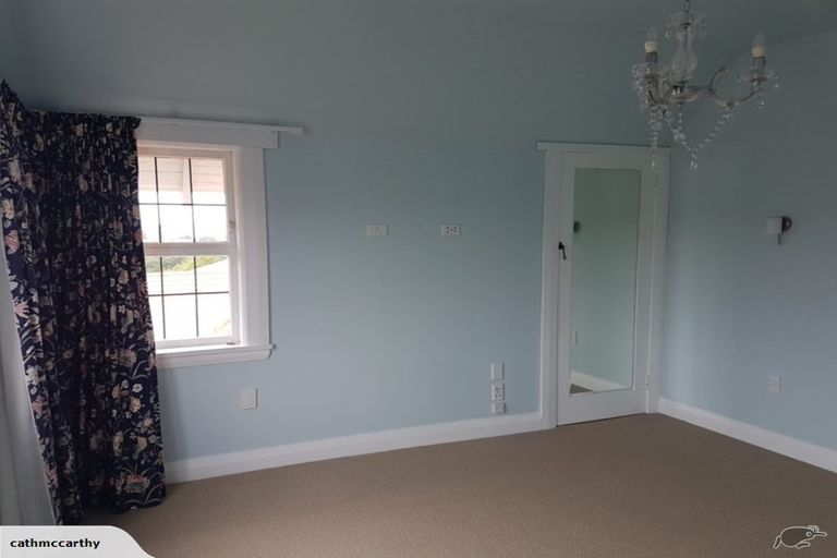 Photo of property in 17 Saint Michaels Crescent, Kelburn, Wellington, 6012