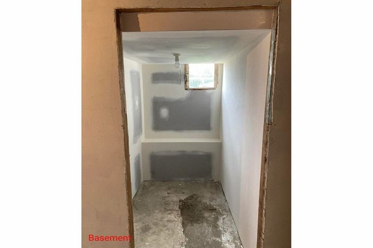 Photo of property in 4b Waiari Road, Conifer Grove, Takanini, 2112