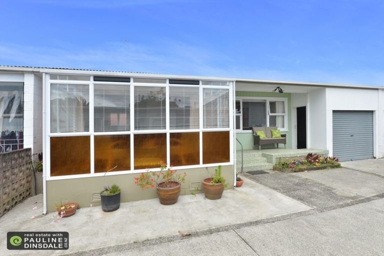 Photo of property in 2/92 Mill Road, Kensington, Whangarei, 0112