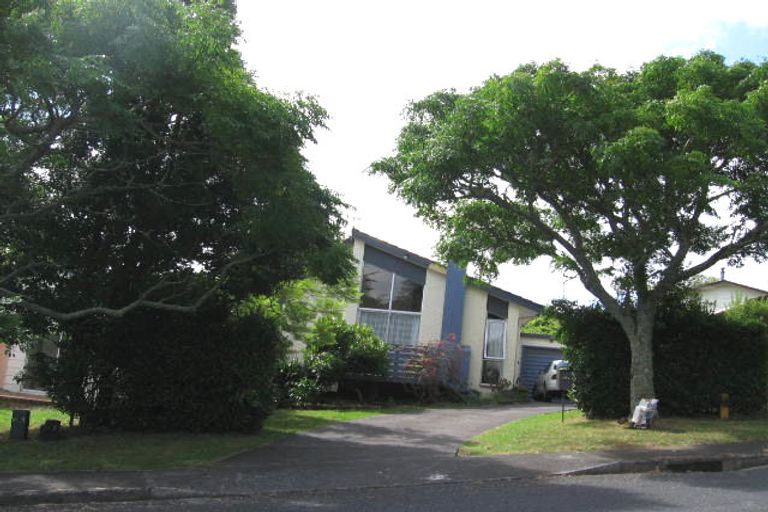 Photo of property in 1/19 Simon Ellice Drive, Bayview, Auckland, 0629