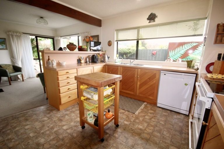 Photo of property in 8a Heron Place, Maunu, Whangarei, 0110