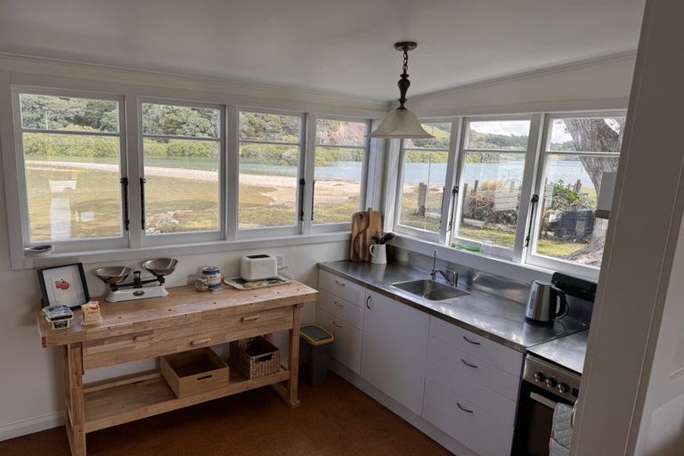 Photo of property in 15 Pataua Street, Pataua South, Onerahi, 0192