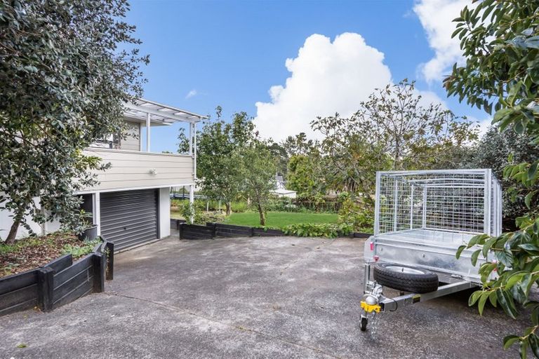 Photo of property in 17 Newport Place, Forrest Hill, Auckland, 0620