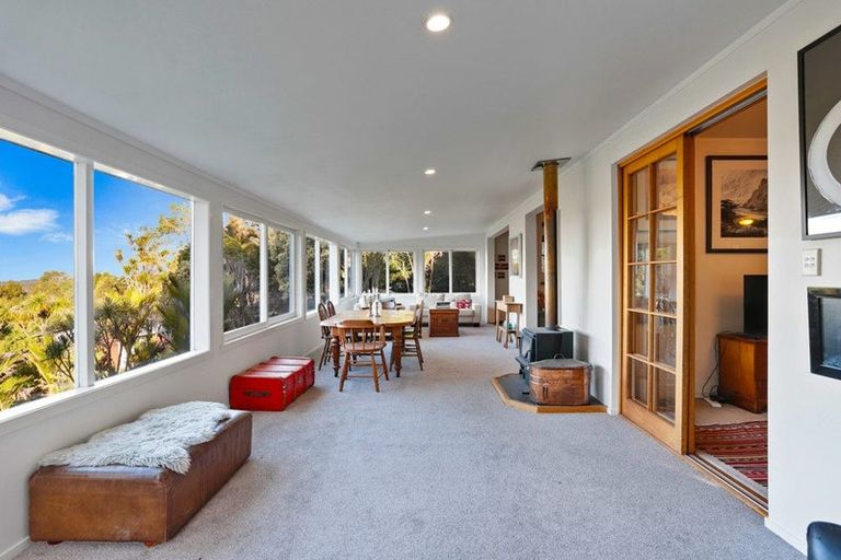 Photo of property in 867 West Coast Road, Oratia, Auckland, 0604