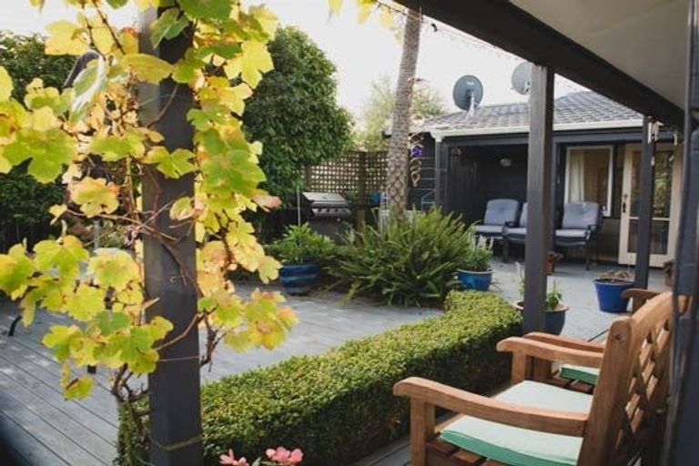 Photo of property in 6 Doon Grove, Papakowhai, Porirua, 5024