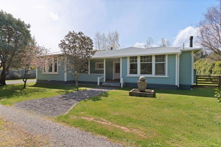 Photo of property in 18 Dalefield Road, Carterton, 5713