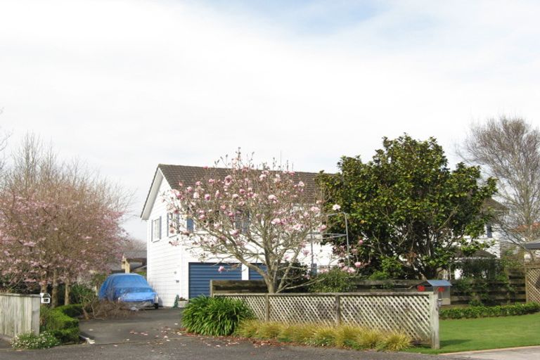 Photo of property in 3d Kinross Drive, Merrilands, New Plymouth, 4312