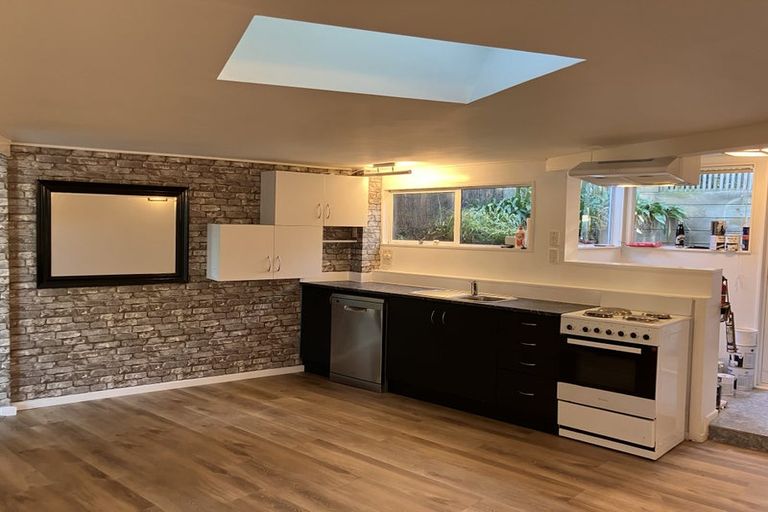 Photo of property in 6 Waiwera Crescent, Maupuia, Wellington, 6022