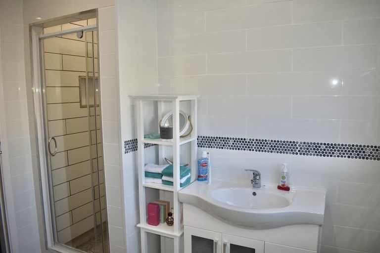 Photo of property in 14b Hariata Street, Otaki, 5512