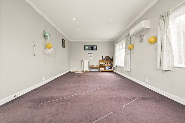 Photo of property in 195 Macandrew Road, South Dunedin, Dunedin, 9012