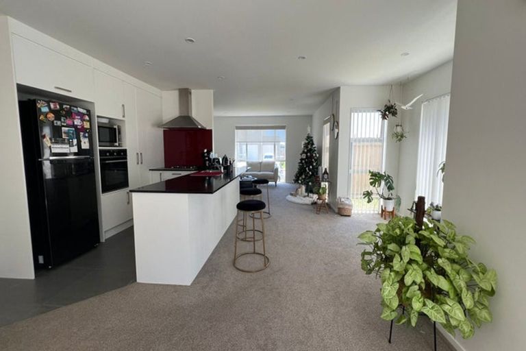 Photo of property in 10 Aeronautic Road, Takanini, 2112