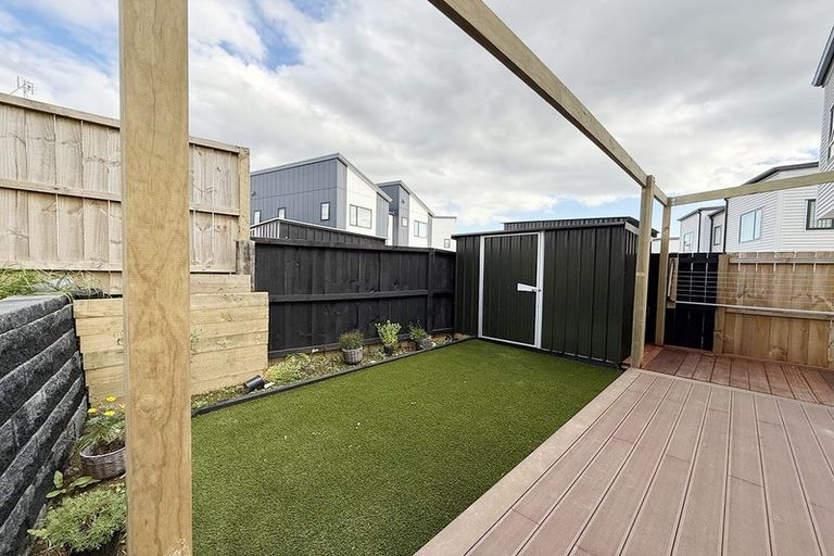 Photo of property in 52a Crestview Rise, Papakura, 2110