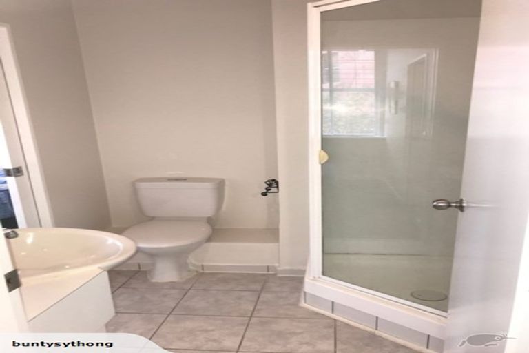 Photo of property in Terrace Tower Apartments, 1d/126 The Terrace, Wellington Central, Wellington, 6011