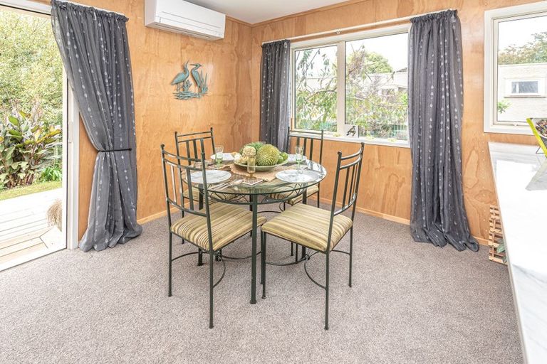 Photo of property in 23 Boyd Avenue, Mangere Bridge, Auckland, 2022