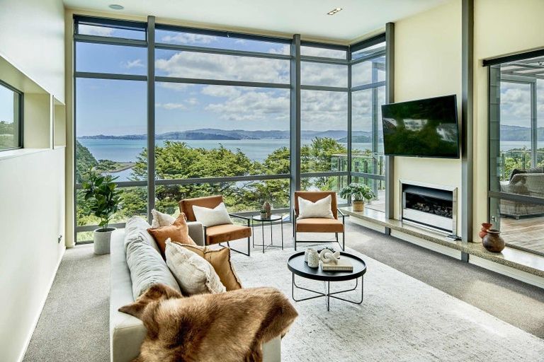 Photo of property in 13a Walter Road, Lowry Bay, Lower Hutt, 5013