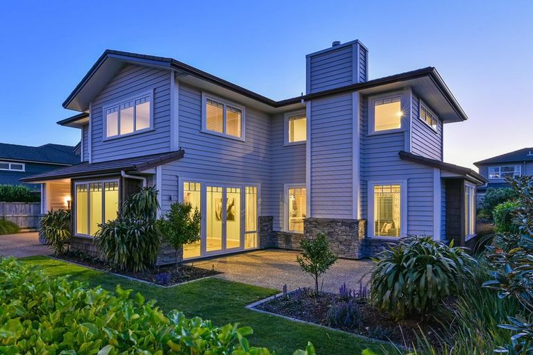 Photo of property in 5 Hinau Street, New Lynn, Auckland, 0600